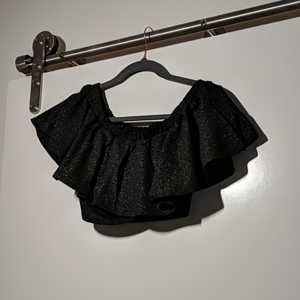Black crop top
